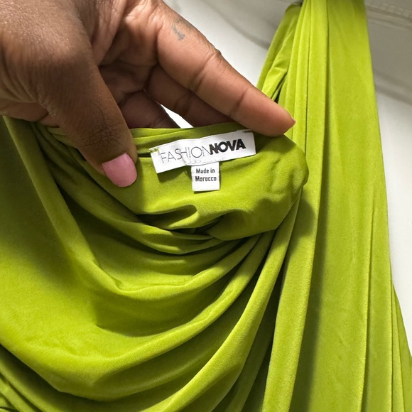 Fashion Nova One Shoulder Ruched Dress - Chartreuse - Picture 3 of 4